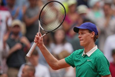 Jannik Sinner makes light work of Jiri Lehecka at French Open