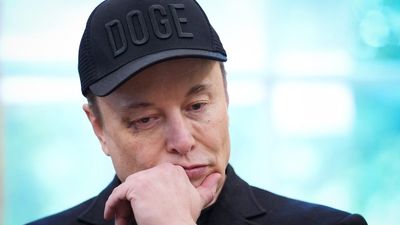 Elon Musk ended his last day of at the Oval office with a black eye – no one is buying his reason