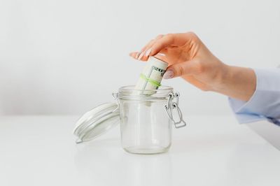 9 Things Frugal People Do That Make the Rich Uncomfortable