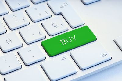 Quant Signals Point to High-Probability Trades in UNH, CVX and SOUN This Week