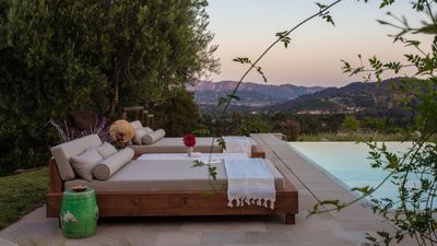 9 Outdoor Daybeds That Do the Most — Even When You’re Doing Absolutely Nothing