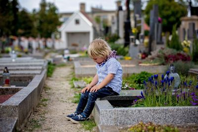 Helping Toddlers Grieve in Healthy Ways