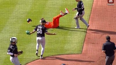 'Look At That! Come On!': White Sox Announcer Incensed Over Benches-Clearing Rundown