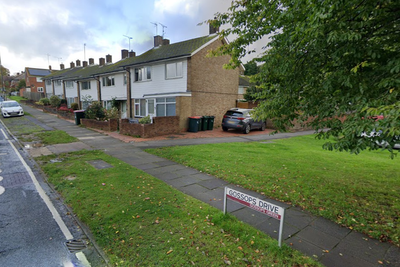 Man in custody after three police officers seriously injured during arrest