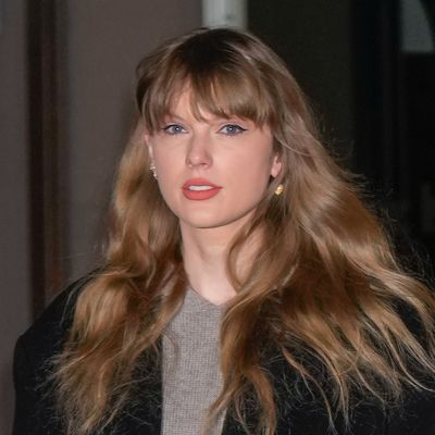 Taylor Swift Taps a Stella McCartney Sweatshirt Dress for Her "Getaway Car" Karaoke Moment