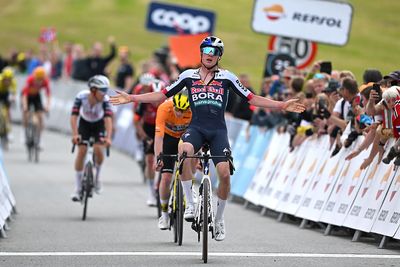 Tour of Norway: Maxim van Gils forgets tough spring with narrow uphill victory against GC leader Matthew Brennan