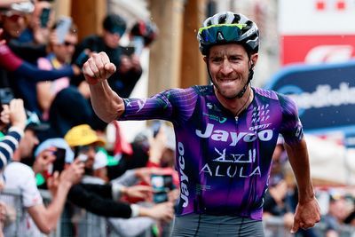Chris Harper fights back from illness and relinquishes GC bid to win on Giro d'Italia's headline stage