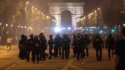 Two People Die, Hundreds Arrested as PSG Fans Clash With Police