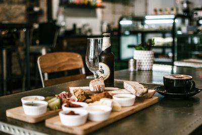 7 Restaurants That Confuse Live Music With a Sonic Assault