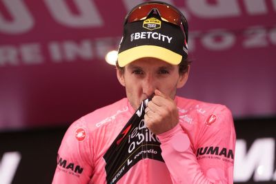 Simon Yates finishes safely in peloton to seal victory at Giro d’Italia