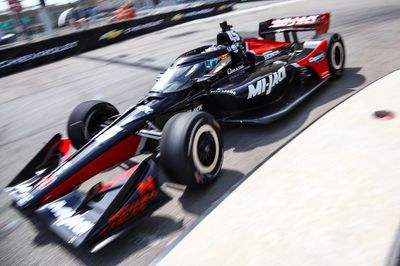 IndyCar Detroit GP: Race red-flagged after vicious, late crash - video