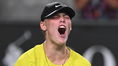 Cruz Hewitt loses in Paris but dad would be proud