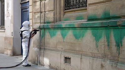 Netanyahu criticises Macron over attacks against Jewish sites in Paris