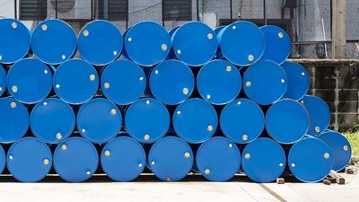 Warren Buffett's Favorite Energy Stock Paces Bullish Oil Sector Move Amid Ukraine-Russia Attack