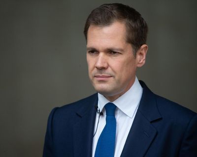 Robert Jenrick’s call to arm prison officers is ‘nonsense’, governors say