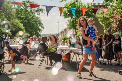 Tom Kerridge, Mary Berry and Ainsley Harriot share their recipes for the perfect summer lunch
