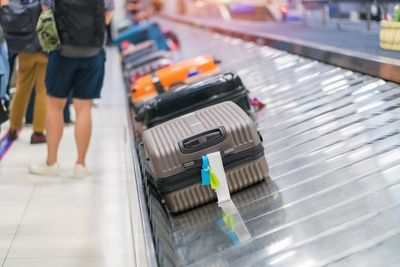 Child, 2, slips behind JetBlue ticket counter to go for joyride on conveyor