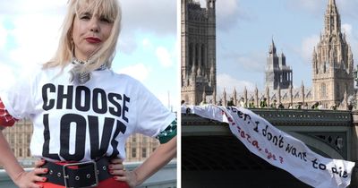 Singer unveils banner in new campaign advocating for children in Gaza