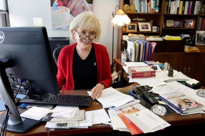 ‘60 Minutes’ legend Lesley Stahl says she’s ‘angry’ at CBS boss Shari Redstone over Trump lawsuit