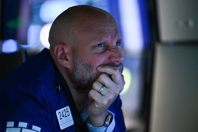 Stock markets swung higher despite tariffs volatility