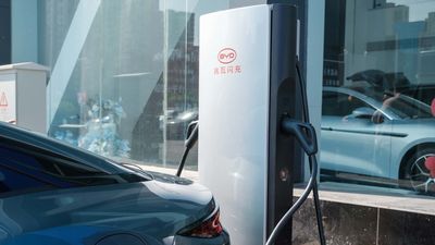 BYD's Five-Minute 'Megawatt' Chargers Are A Big Deal. 15,000 More Are Coming