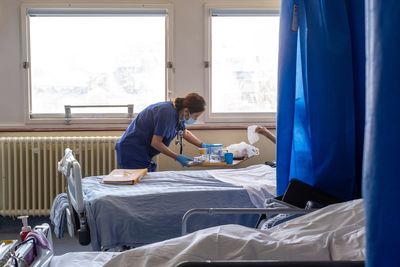 Cancer death rates down more than 20% in last 50 years but cases rising – report
