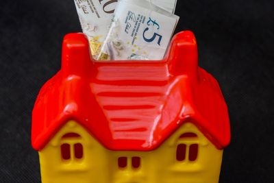 Cost of ‘minimum retirement lifestyle’ has fallen amid lower energy prices