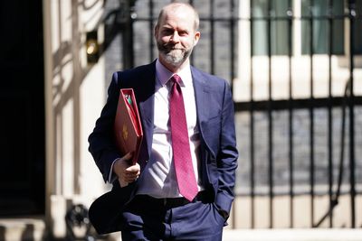 Trade secretary in race against time to stop new steel tariffs