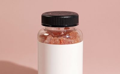 3-Year-Old Mistakes Gummy Vitamins for Sweets – Eats 40 Pieces, and What Happened Next Is Alarming