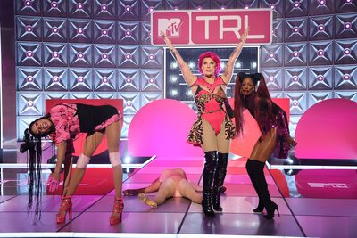 What's dragging queens down