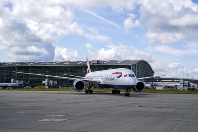 Wheelchair user left on a plane for almost two hours after landing