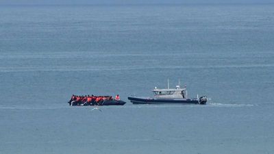 UK pressures France to crack down on small boat crossings