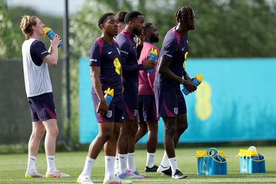 England train in heated tents to prepare for ‘suffering’ at World Cup