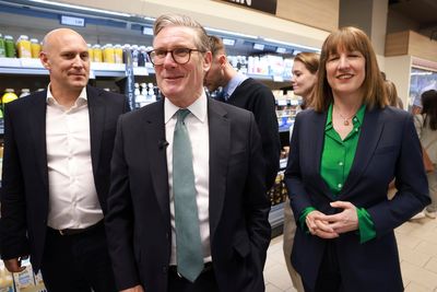 Reeves faces cabinet revolt over fears manifesto promises will be ditched