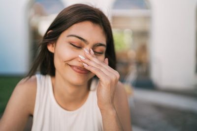 10 Phrases Every Woman Is Tired of Pretending to Laugh At