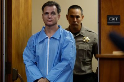 Judge denies privacy in divorce case of Maui doctor charged with attempting to kill his wife