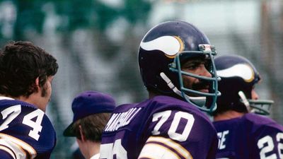 Jim Marshall, Defensive Ironman of Vikings’ Early History, Dies at 87
