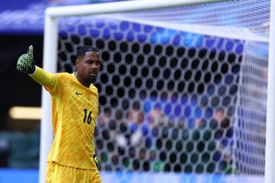 Manchester United receive 'signal' to make Mike Maignan move: report