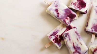Never grown up? These sophisticated white chocolate popsicles with plum and star anise will bring out your inner child