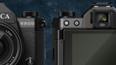 Yashica’s retro compact cameras just got more old school. The Yashica FX-D S300 actually has a viewfinder this time
