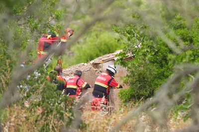 Searches for Madeleine McCann to continue in Portugal