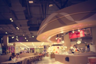 6 Reasons I’ll Never Eat At A Mall Food Court Again