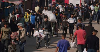 Routes to aid centres 'considered combat zones' by Israeli military