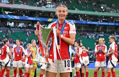 Arsenal offer new contract to Chloe Kelly amid happy loan spell for Lionesses winger