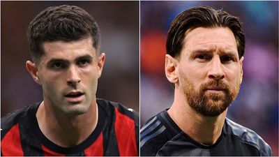 Mauricio Pochettino Hands Christian Pulisic Lionel Messi Challenge