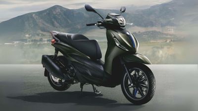 Piaggio Scooters Just Got a 4-Year Warranty, But Not In the US