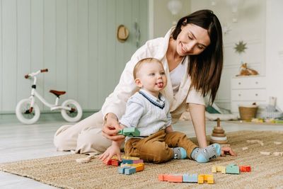 Here’s Why Couples Without Kids Don’t Want to Babysit Yours