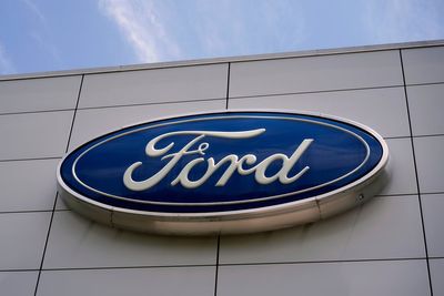 Ford recalls nearly half a million 2016-17 Explorers due to door trim that can detach while driving