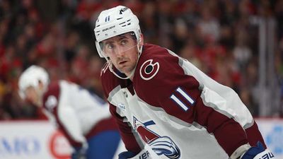 Brock Nelson Agrees to Three-Year Contract to Remain With Avalanche