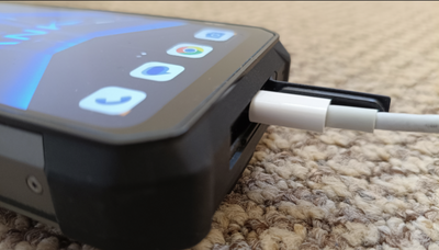 Gah, I've discovered I've been charging my phone all wrong for years! Are you making the same mistake?